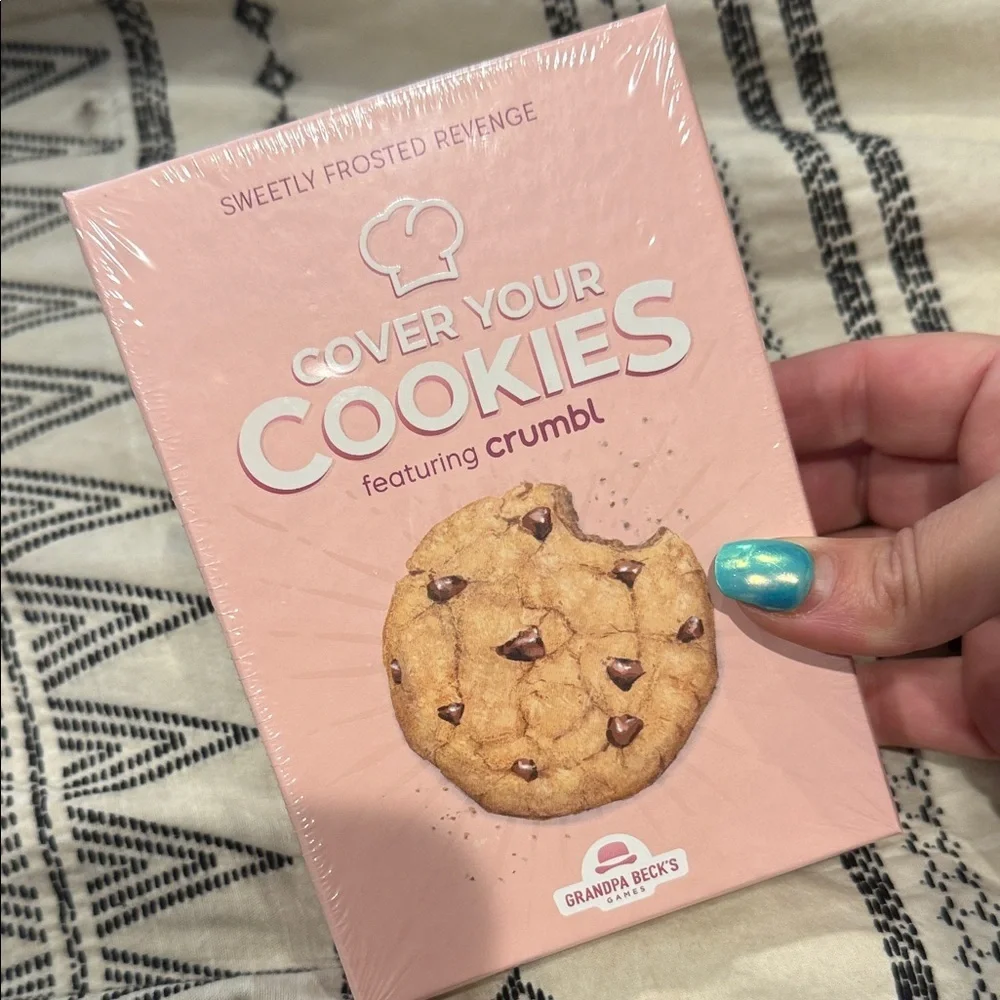 Crumbl Cover Your Cookies Game card sealed kids cookie toys girls new